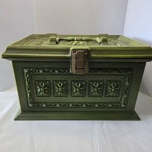Vintage Max Klein Inc SC-1280 Green Plastic Sewing Keepsake Box Chest Faux Wood